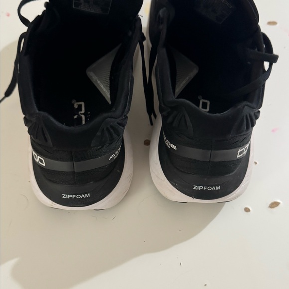 Topo Atmos Men’s 10.5 Running Shoes - Picture 4 of 7